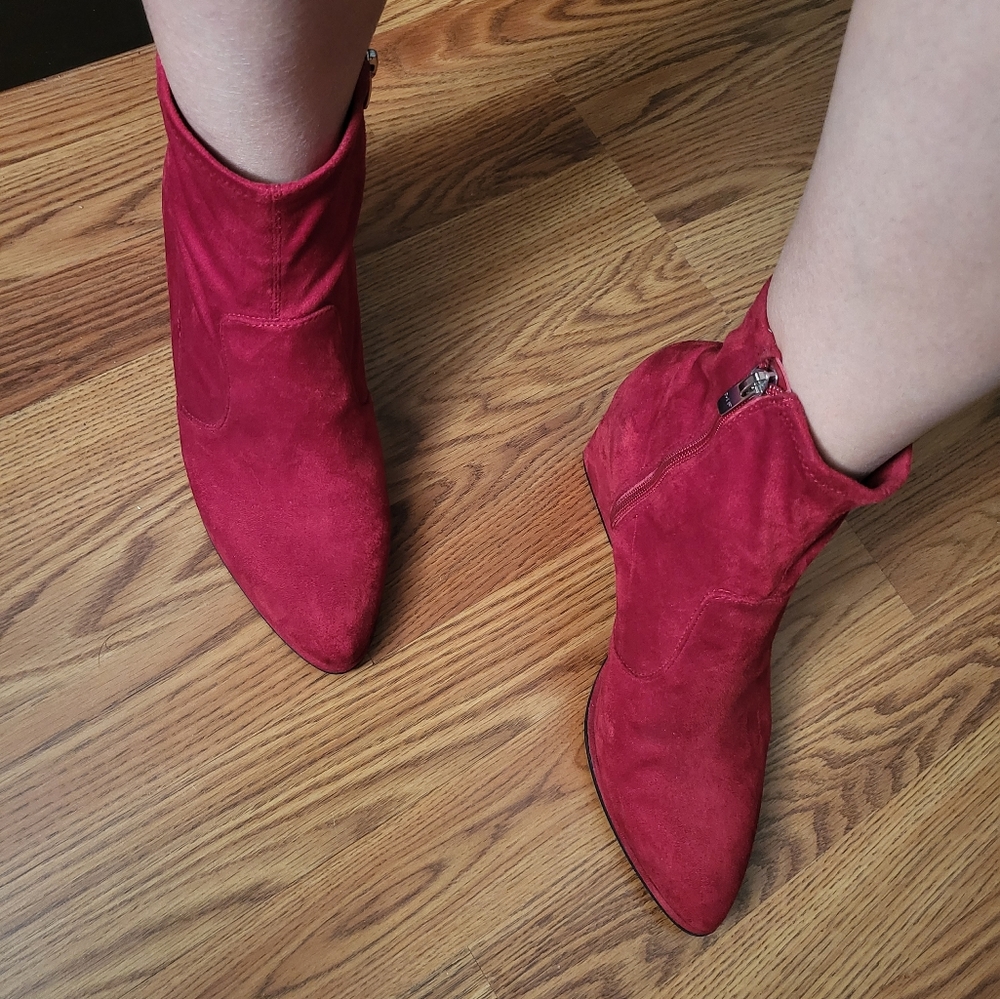 Mid Heel Suede Pointy Red Booties